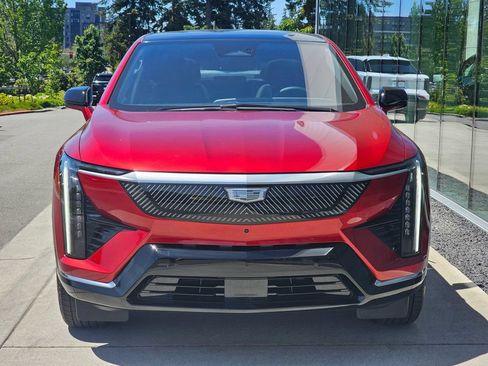 New 2026 Cadillac Optiq Luxury 1 RWD image 8