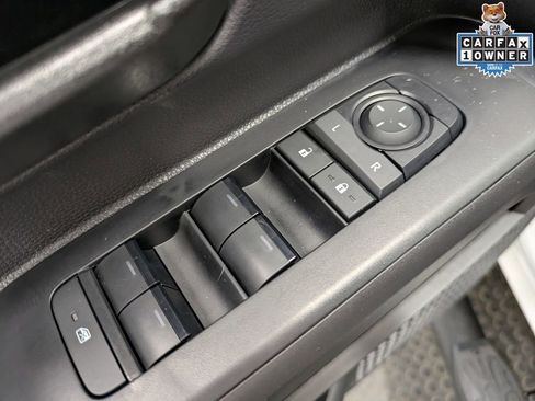 Used 2024 Chevrolet Colorado ZR2 w/ Technology Package AWD/4WD image 11