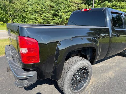 Used 2013 Chevrolet Silverado 2500 LTZ w/ Z71 Appearance Package AWD/4WD image 17