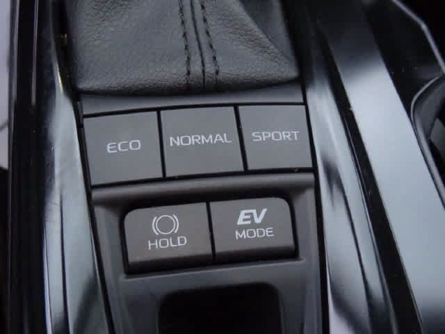 Used 2025 Toyota Camry LE FWD image 11