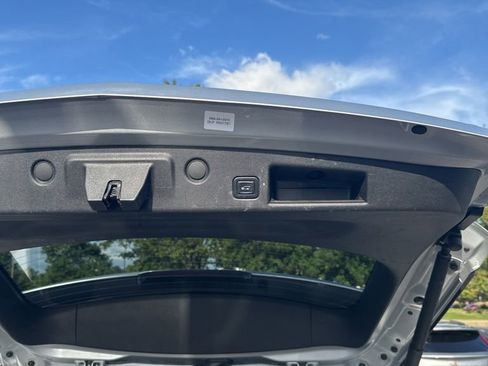 Used 2022 Chevrolet Equinox RS image 24