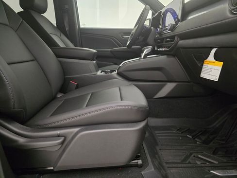 New 2025 Chevrolet Colorado LT w/ LT Convenience Package image 25