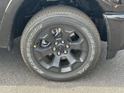 New 2026 RAM 1500 4x4 Crew Cab image 8