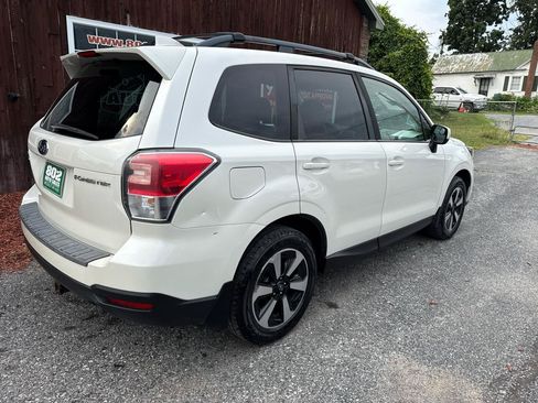 Used 2018 Subaru Forester 2.5i Premium w/ All-Weather Package AWD/4WD image 7