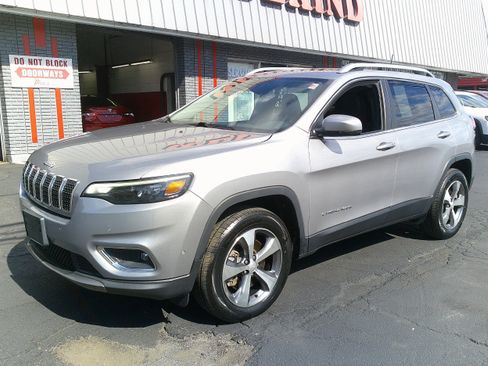 Used 2021 Jeep Cherokee Limited image 10