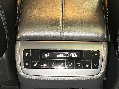 Used 2024 Nissan Pathfinder Platinum FWD image 37