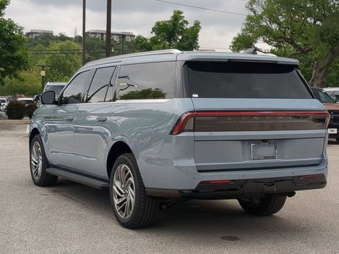 New 2026 Lincoln Navigator L Premier AWD/4WD image 5