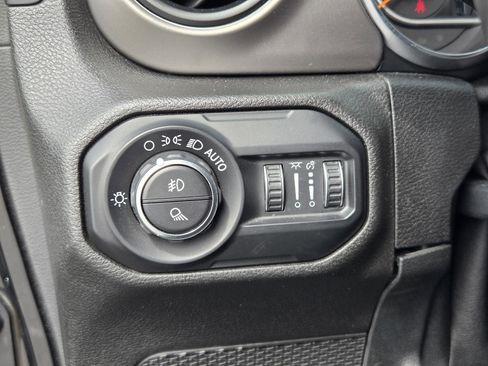 Certified 2020 Jeep Gladiator Sport w/ Quick Order Package 24S image 18