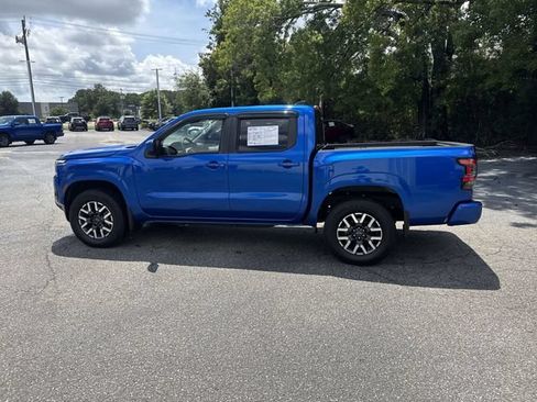 Used 2025 Nissan Frontier SL AWD/4WD image 8