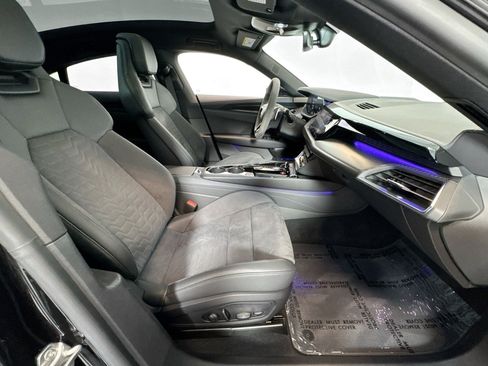 Used 2022 Audi e-tron GT Prestige w/ Prestige Package image 26