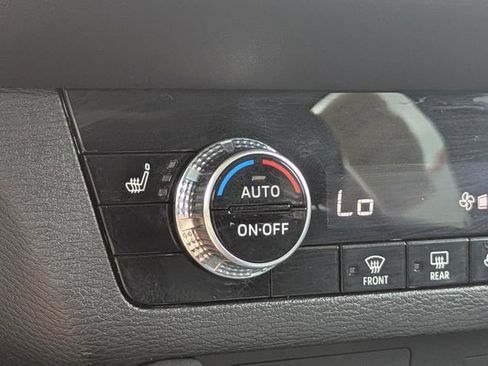 Used 2024 Mitsubishi Outlander SE FWD image 23