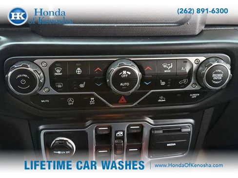 Used 2020 Jeep Gladiator Sport w/ Technology Group image 23