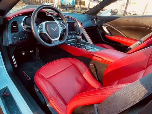 Used 2015 Chevrolet Corvette Z06 w/ 3LZ Preferred Equipment Group image 36