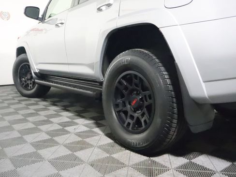 Used 2016 Toyota 4Runner SR5 Premium AWD/4WD image 10