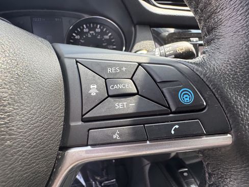 Used 2019 Nissan Rogue SL AWD/4WD image 32