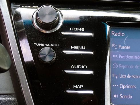 Used 2020 Toyota Camry SE FWD image 26