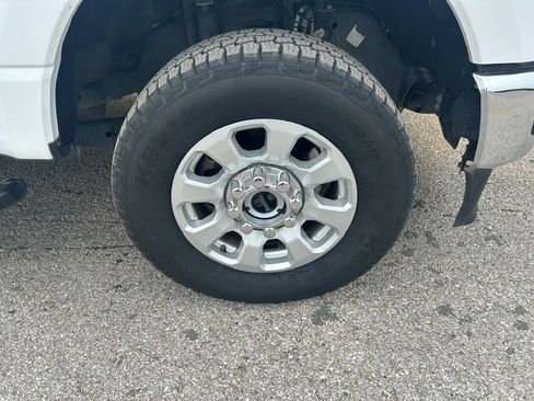 Used 2024 Ford F250 XLT AWD/4WD image 2