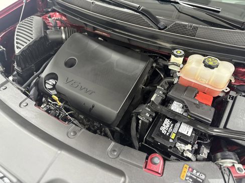 Used 2020 Chevrolet Traverse LT image 28