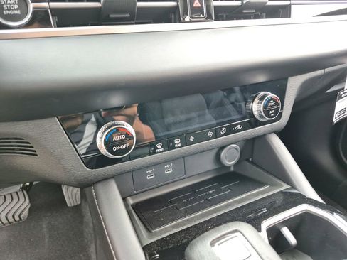 New 2026 Mitsubishi Outlander ES image 18