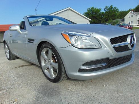 Used 2013 Mercedes-Benz SLK 250 image 2