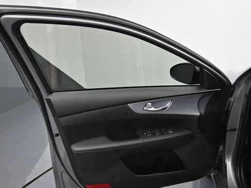 Used 2023 Kia Forte LXS image 10