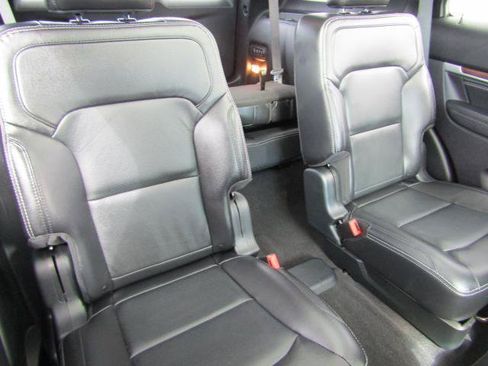 Certified 2019 Ford Explorer Limited w/ Ford Safe & Smart Package AWD/4WD image 4
