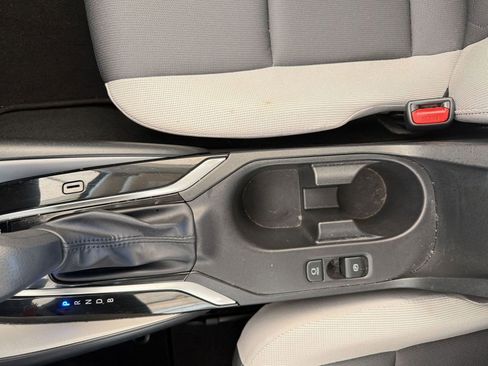 Used 2025 Toyota Corolla LE image 24