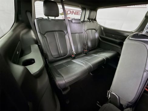 Used 2022 Jeep Wagoneer Series III w/ Premium Group I image 34