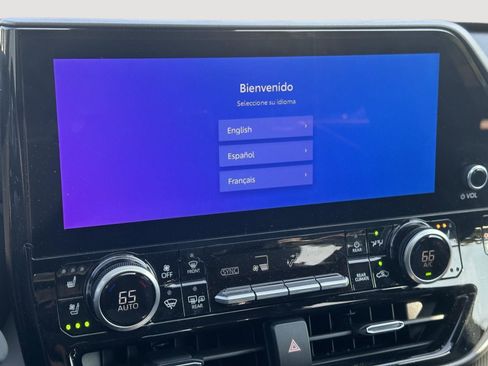 Used 2026 Toyota Highlander Limited AWD/4WD image 12