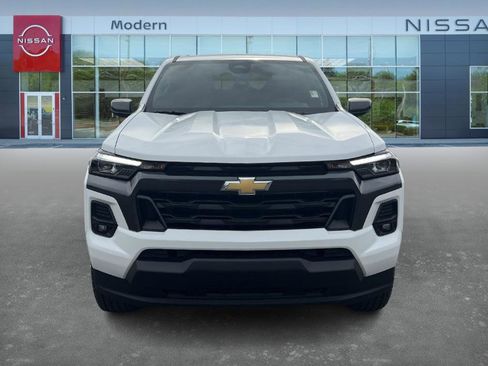 Used 2024 Chevrolet Colorado LT w/ LT Convenience Package III image 2