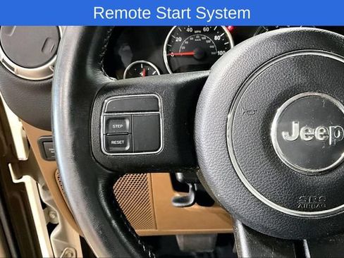 Used 2016 Jeep Wrangler Unlimited Rubicon AWD/4WD image 15