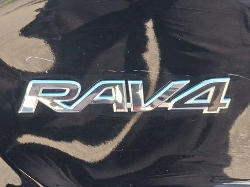 Used 2014 Toyota RAV4 XLE image 30