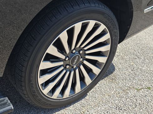 Used 2020 Lincoln Navigator Reserve w/ Luxury Package image 10