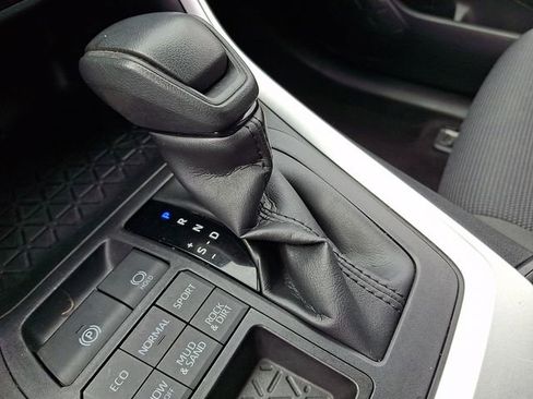 Used 2020 Toyota RAV4 LE w/ All Weather Liner Package AWD/4WD image 15