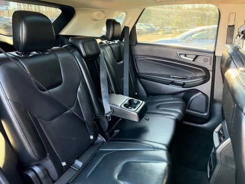 Used 2019 Ford Edge Titanium w/ Equipment Group 301A AWD/4WD image 22