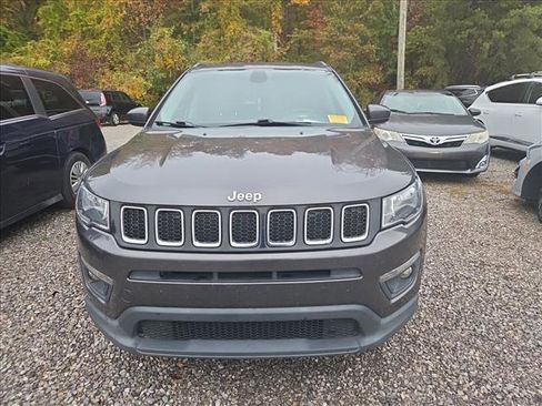Used 2018 Jeep Compass Latitude w/ Popular Equipment Group image 2