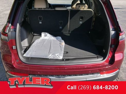 New 2025 Jeep Grand Cherokee Limited w/ Luxury Tech Group II AWD/4WD image 17
