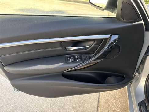 Used 2018 BMW 330i xDrive Wagon image 40