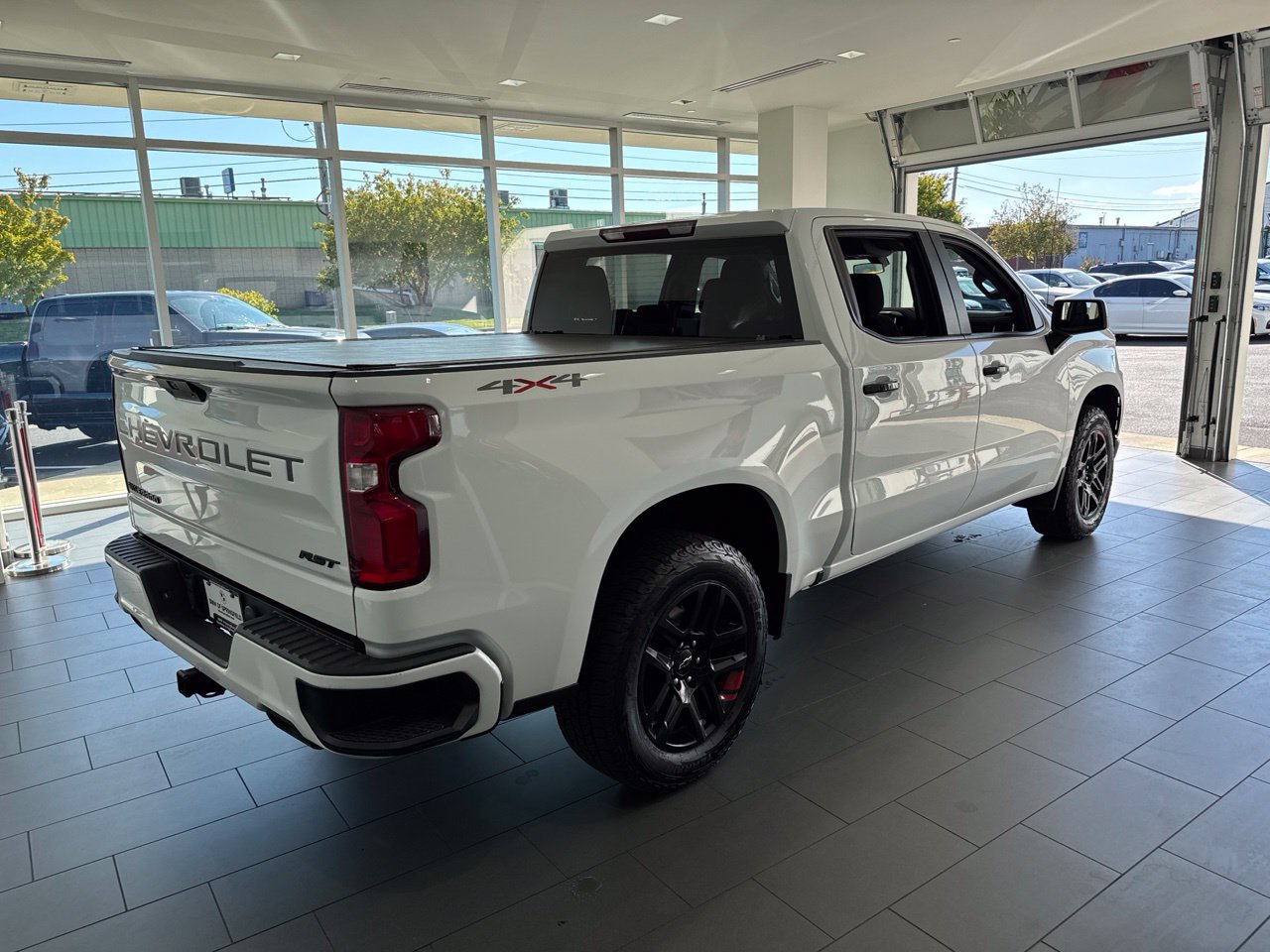 Used 2022 Chevrolet Silverado 1500 RST w/ Redline Edition AWD/4WD image 8