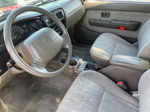 Used 2000 Toyota Tacoma PreRunner image 21