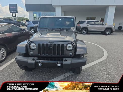 Used 2018 Jeep Wrangler Unlimited Sahara AWD/4WD image 2