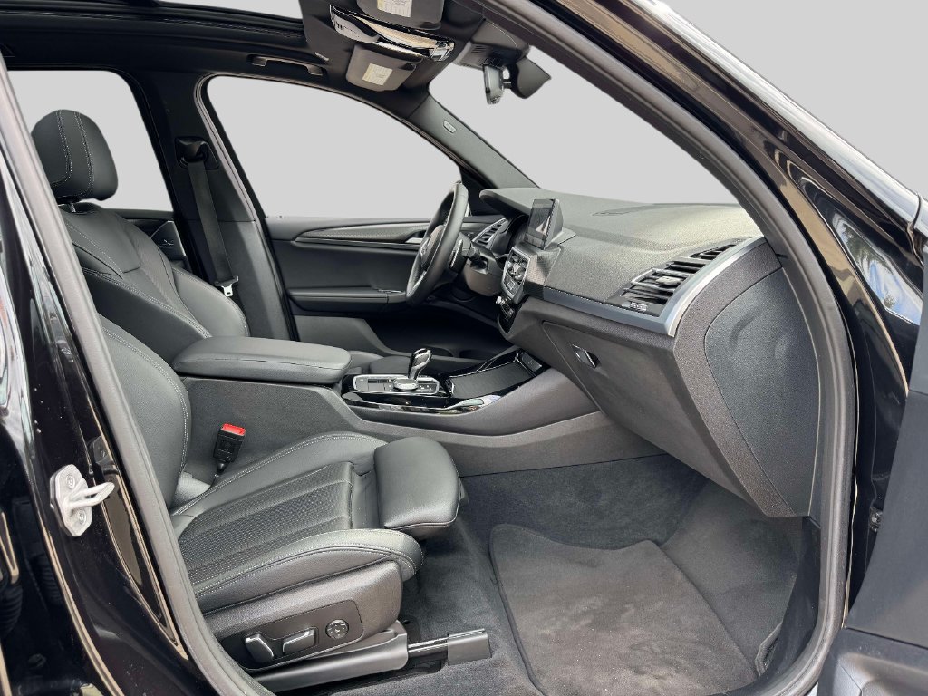 Certified 2024 BMW X3 xDrive30i w/ M Sport Package AWD/4WD image 11