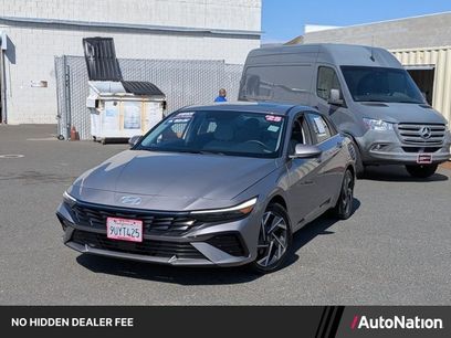 Used 2025 Hyundai Elantra Limited