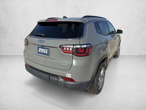 Used 2024 Jeep Compass Latitude AWD/4WD image 5