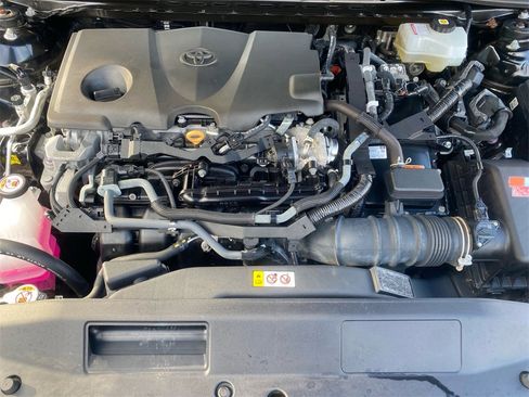 Used 2022 Toyota Camry SE image 30