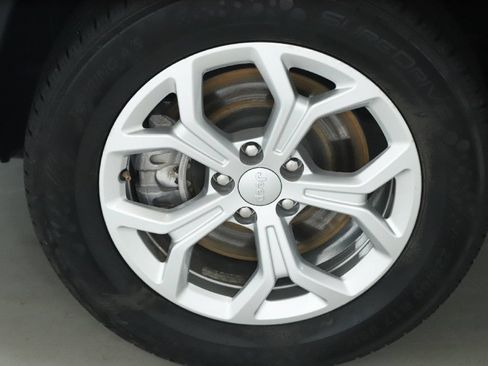 Used 2024 Jeep Compass Latitude AWD/4WD image 37
