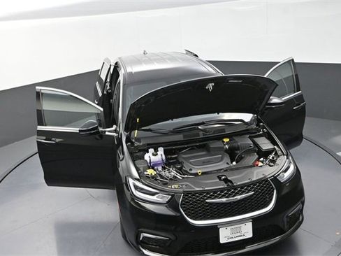 New 2026 Chrysler Pacifica Select image 26