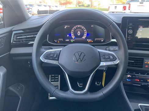 Used 2025 Volkswagen Jetta Sport image 15