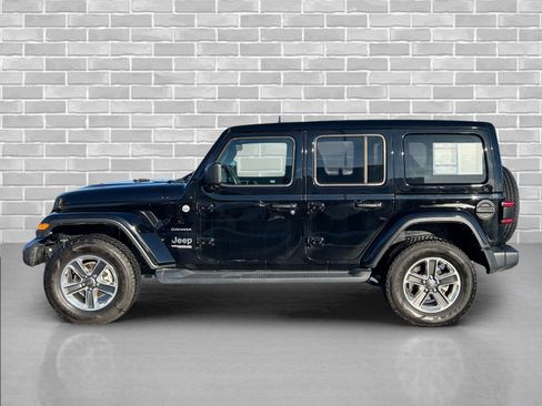 Used 2022 Jeep Wrangler Unlimited Sahara w/ Cold Weather Group image 3