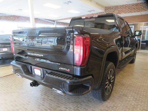 Used 2021 GMC Sierra 1500 AT4 w/ AT4 Premium Package AWD/4WD image 4